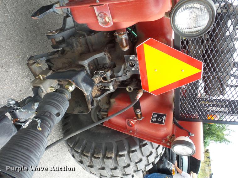 image for item BG9674 Case IH 585 tractor