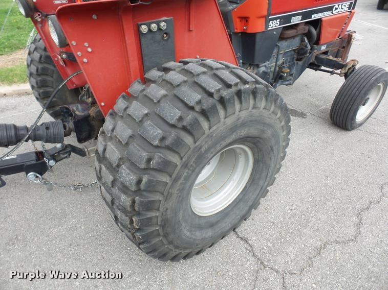 image for item BG9674 Case IH 585 tractor