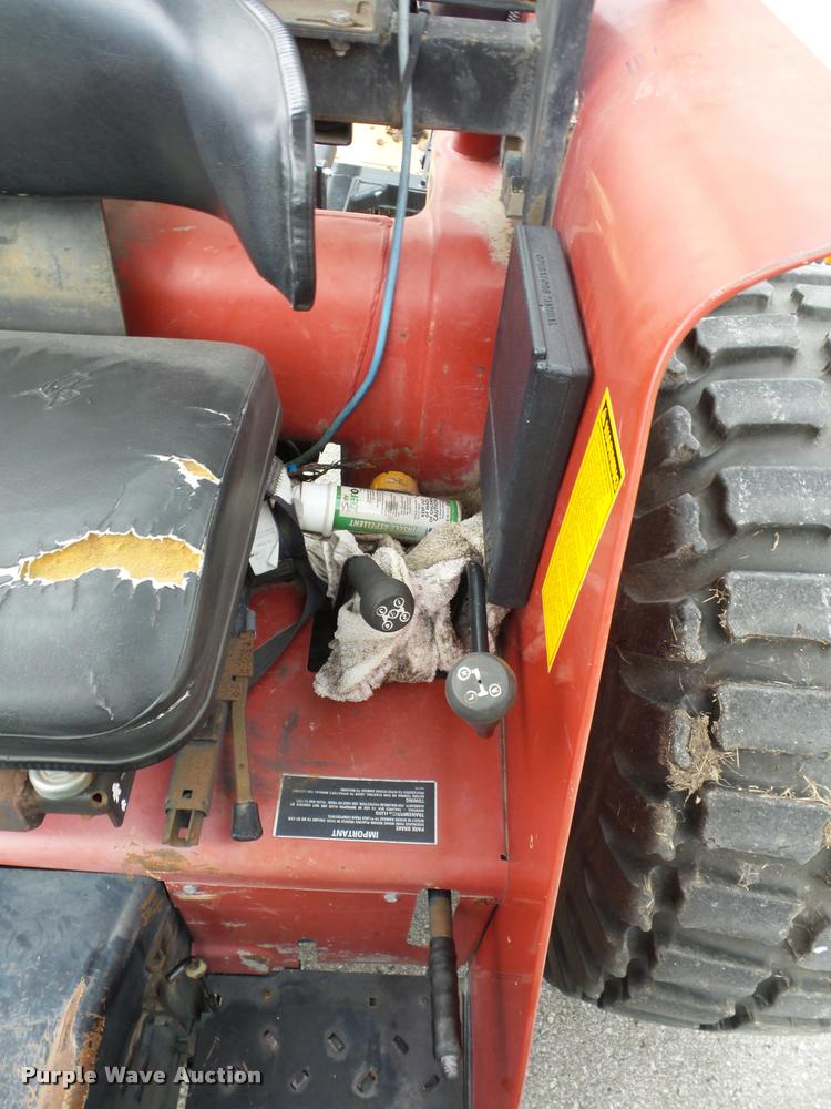 image for item BG9674 Case IH 585 tractor