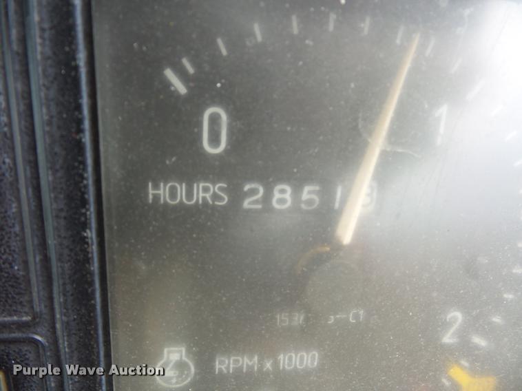 image for item BG9674 Case IH 585 tractor