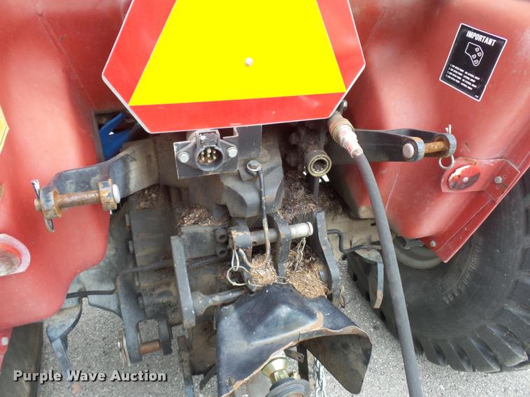 image for item BG9674 Case IH 585 tractor