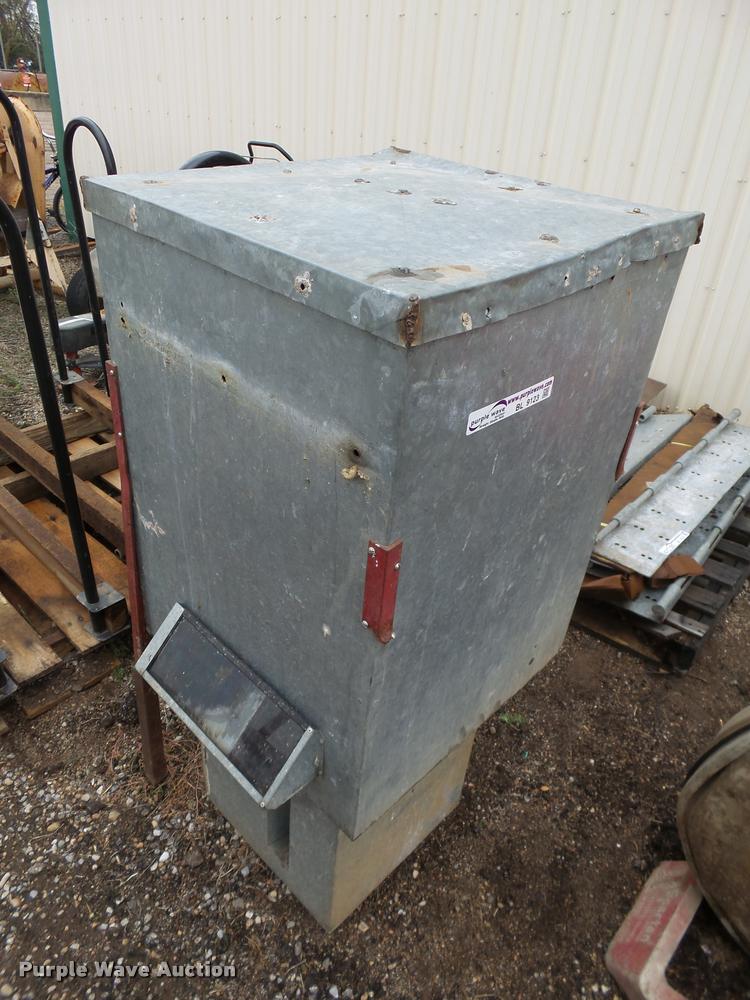 Sweeney Fish Feeder Item Bl9123 12 6 2016