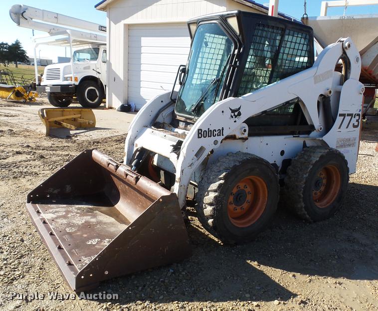 image for item BP9441 2001 Bobcat 773 skid steer