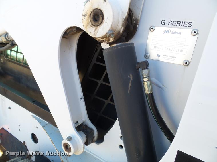 image for item BP9441 2001 Bobcat 773 skid steer