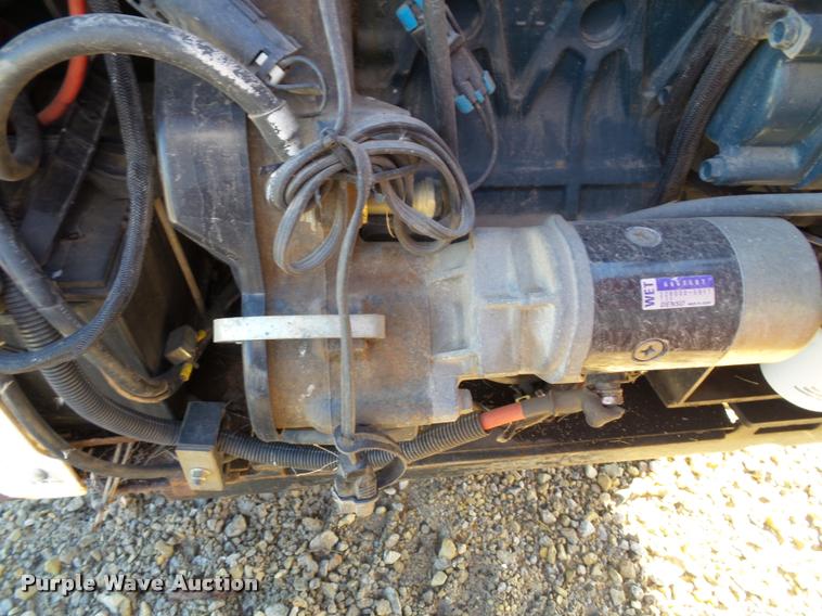 image for item BP9441 2001 Bobcat 773 skid steer