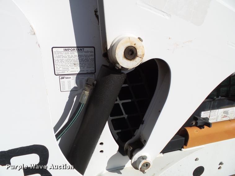 image for item BP9441 2001 Bobcat 773 skid steer
