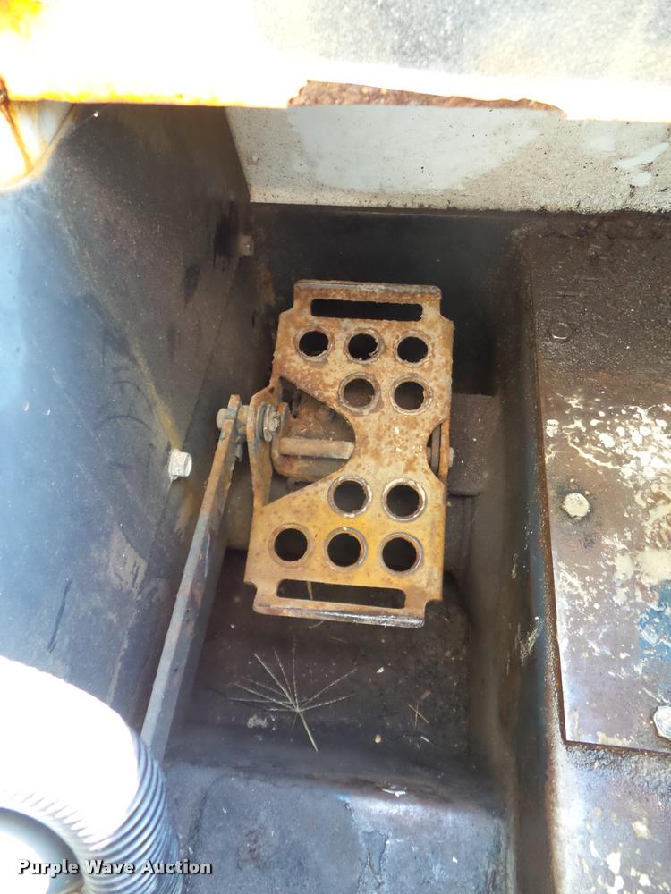 image for item BP9441 2001 Bobcat 773 skid steer