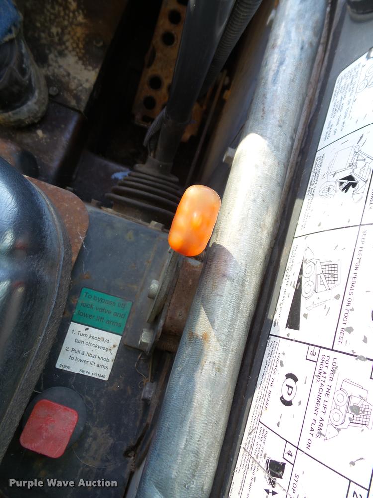 image for item BP9441 2001 Bobcat 773 skid steer