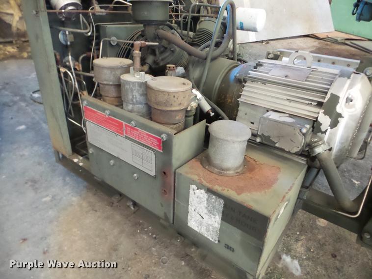 image for item BR9062 Davey 220U air compressor