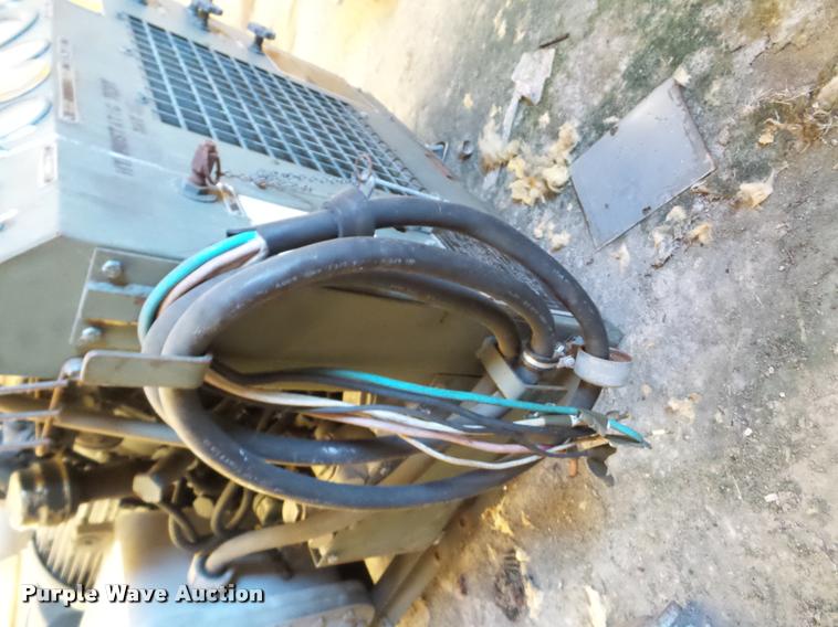 image for item BR9062 Davey 220U air compressor