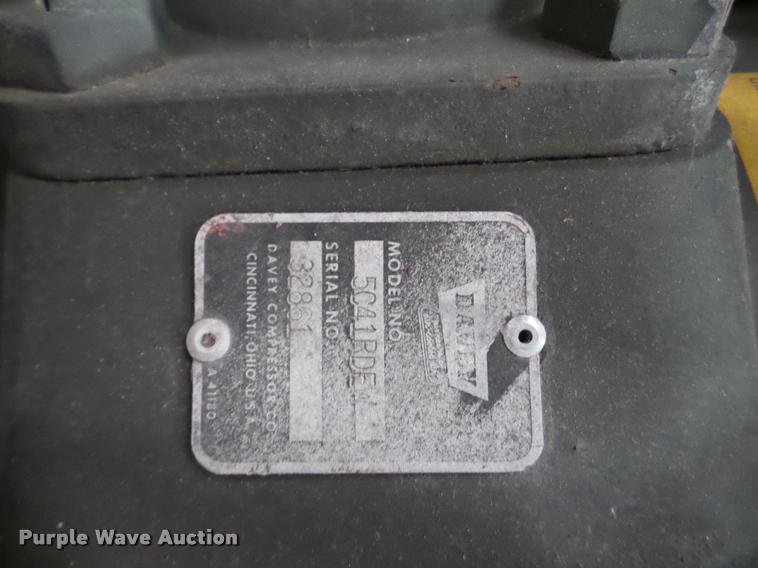 image for item BR9062 Davey 220U air compressor