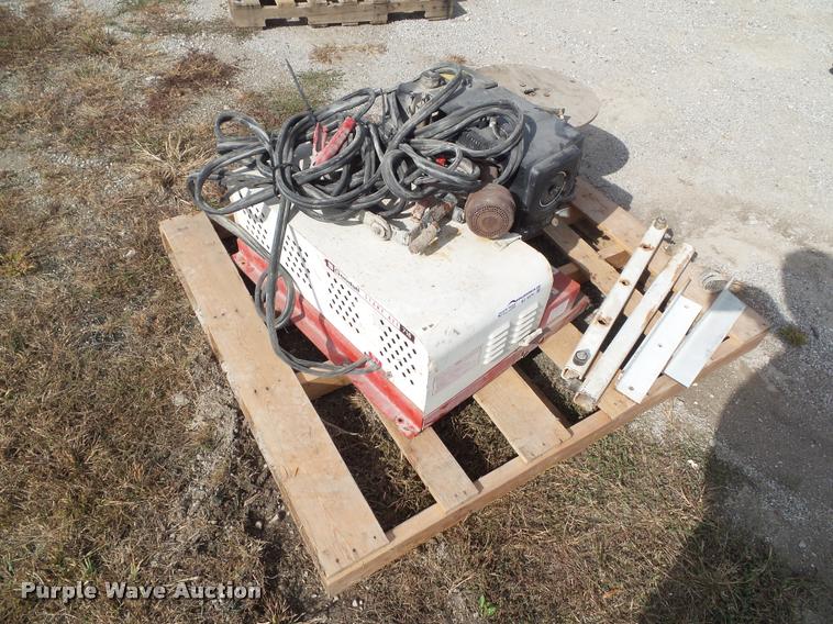 image for item BZ9876 Goodall Startall 716 battery charger