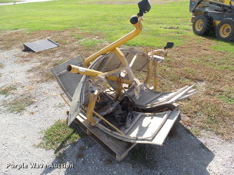 image for item BZ9879 Caterpillar 140G fenders and front light bar