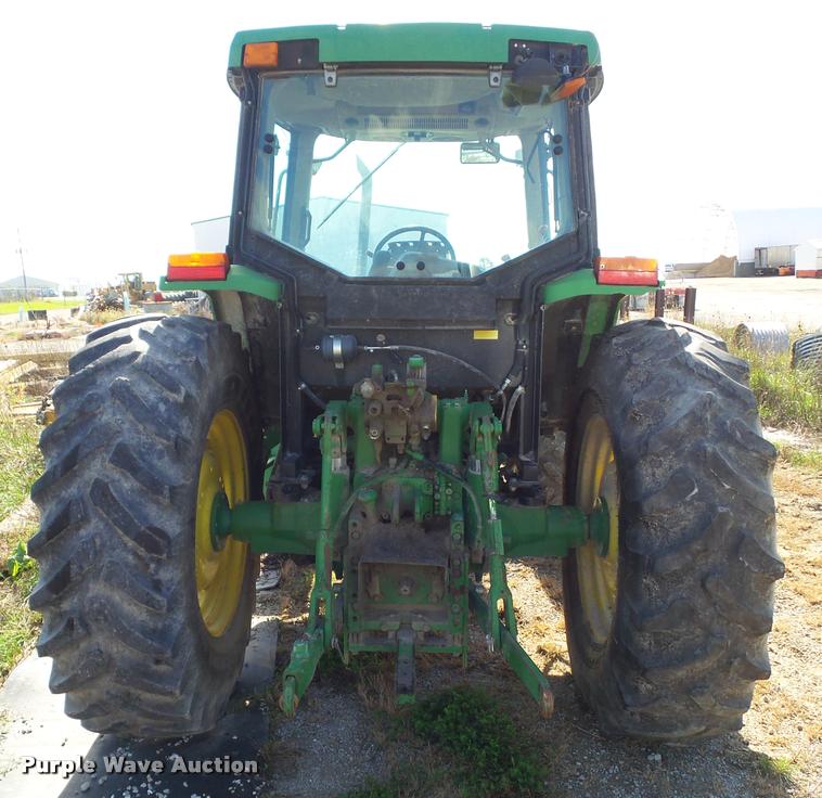 image for item BZ9903 2001 John Deere 6405 tractor