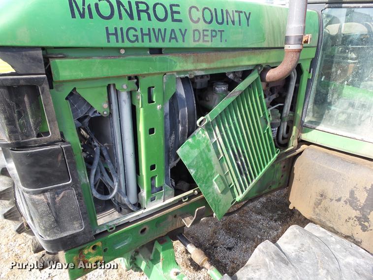 image for item BZ9903 2001 John Deere 6405 tractor