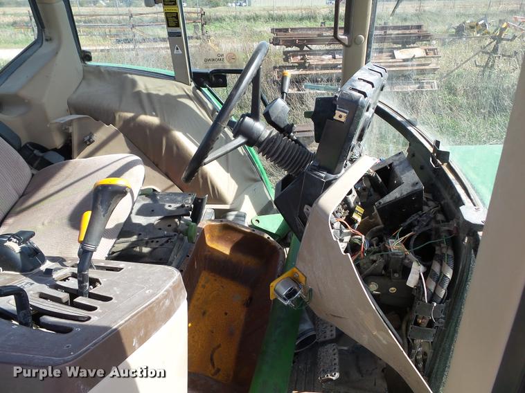 image for item BZ9903 2001 John Deere 6405 tractor