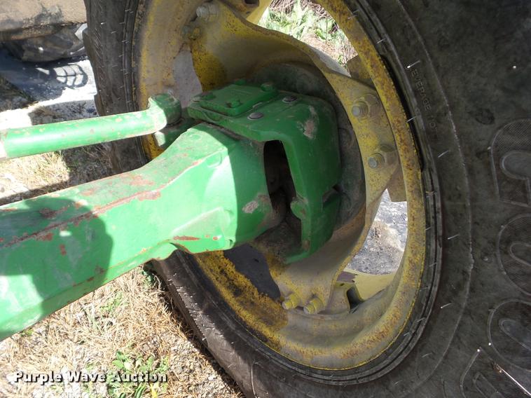 image for item BZ9903 2001 John Deere 6405 tractor