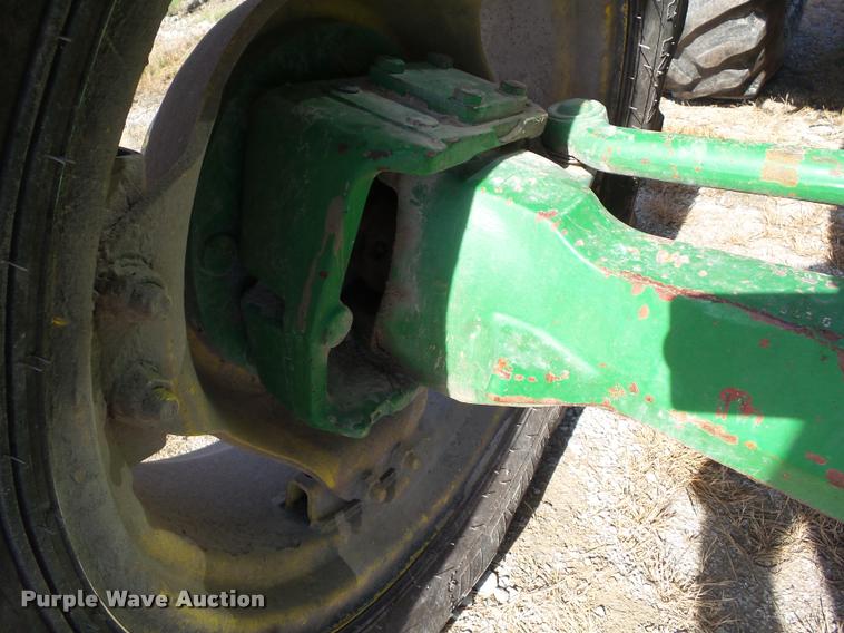 image for item BZ9903 2001 John Deere 6405 tractor