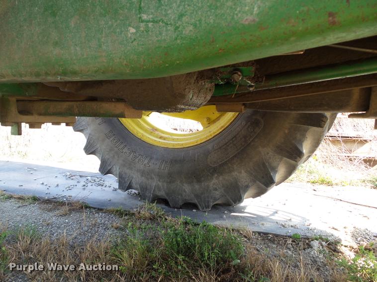 image for item BZ9903 2001 John Deere 6405 tractor