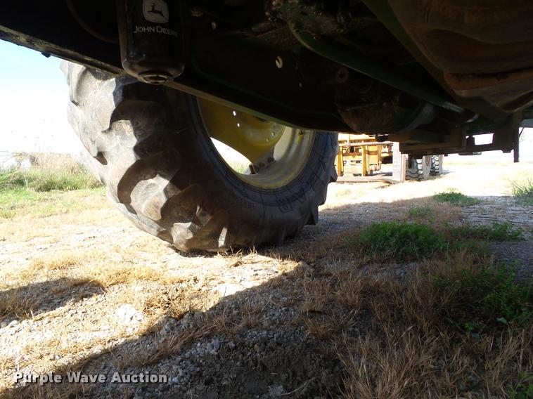 image for item BZ9903 2001 John Deere 6405 tractor