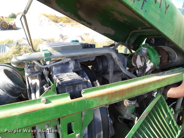 image for item BZ9903 2001 John Deere 6405 tractor