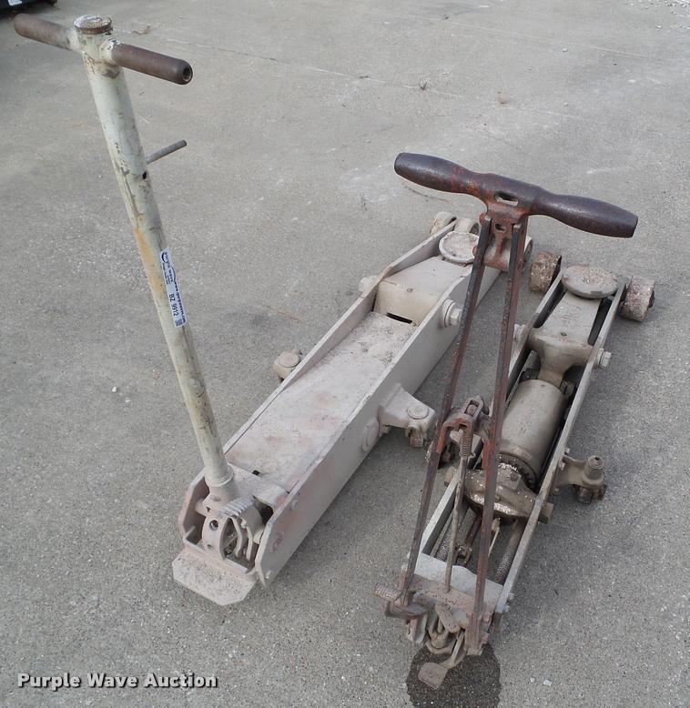 image for item BZ9912 (2) floor jacks