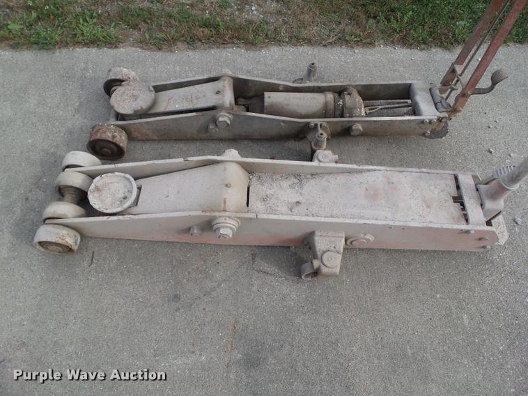 image for item BZ9912 (2) floor jacks