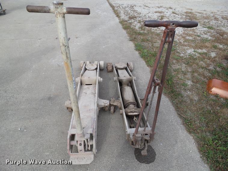 image for item BZ9912 (2) floor jacks