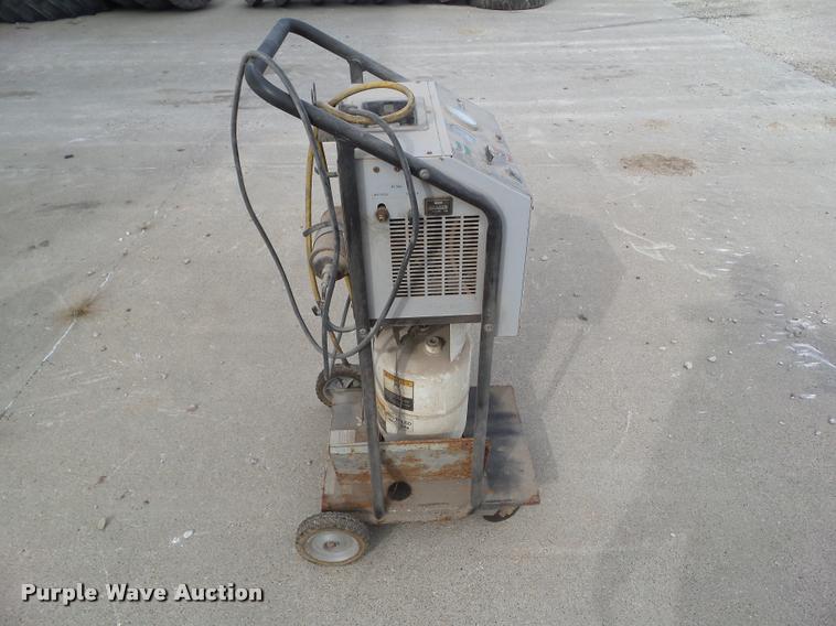 image for item BZ9913 Snap-on ECO-134 recover/recycle/recharge machine