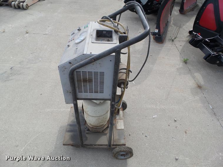 image for item BZ9913 Snap-on ECO-134 recover/recycle/recharge machine