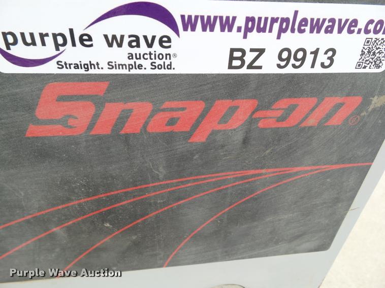 image for item BZ9913 Snap-on ECO-134 recover/recycle/recharge machine