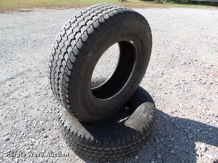 image for item BZ9922 (2) Goodyear Wrangler AT/S P265/70R17 tires