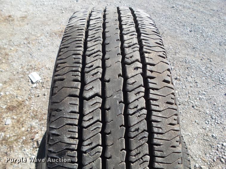 image for item BZ9923 (4) Hankook Dynapro AT P235/75R17 tires