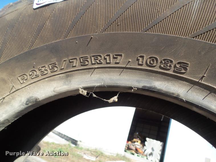 image for item BZ9923 (4) Hankook Dynapro AT P235/75R17 tires