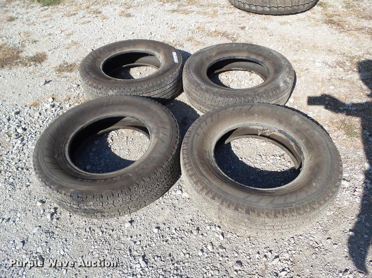 image for item BZ9923 (4) Hankook Dynapro AT P235/75R17 tires