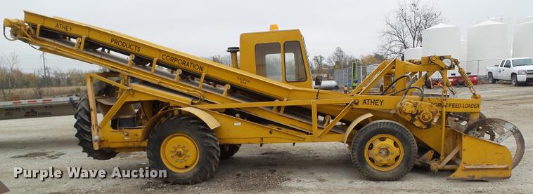 image for item BZ9929 1974 Athey Force Feed loader