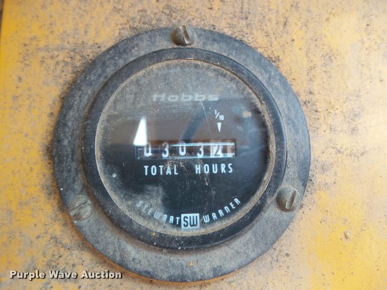 image for item BZ9929 1974 Athey Force Feed loader