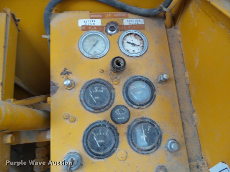 image for item BZ9929 1974 Athey Force Feed loader