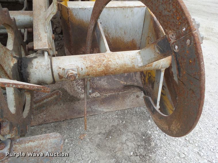 image for item BZ9929 1974 Athey Force Feed loader