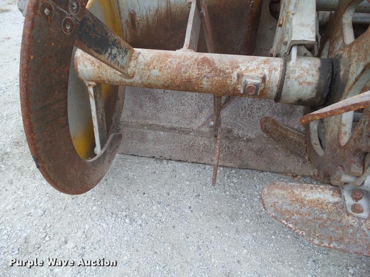 image for item BZ9929 1974 Athey Force Feed loader