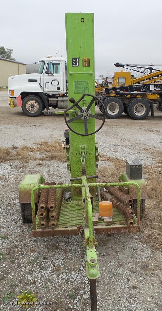 image for item BZ9930 Dig-R-Mobile 550 drill rig