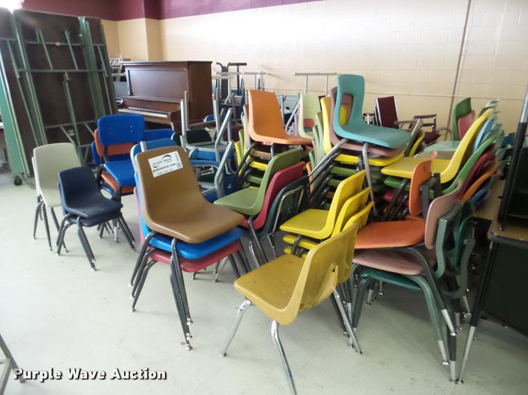 image for item DA2941 Approximately 100 chairs