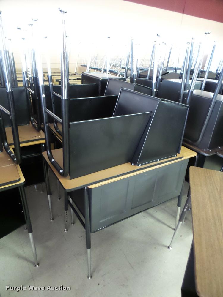 image for item DA2942 Approximately 90 desks