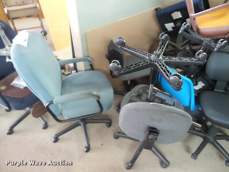 image for item DA2947 Approximately 30 chairs