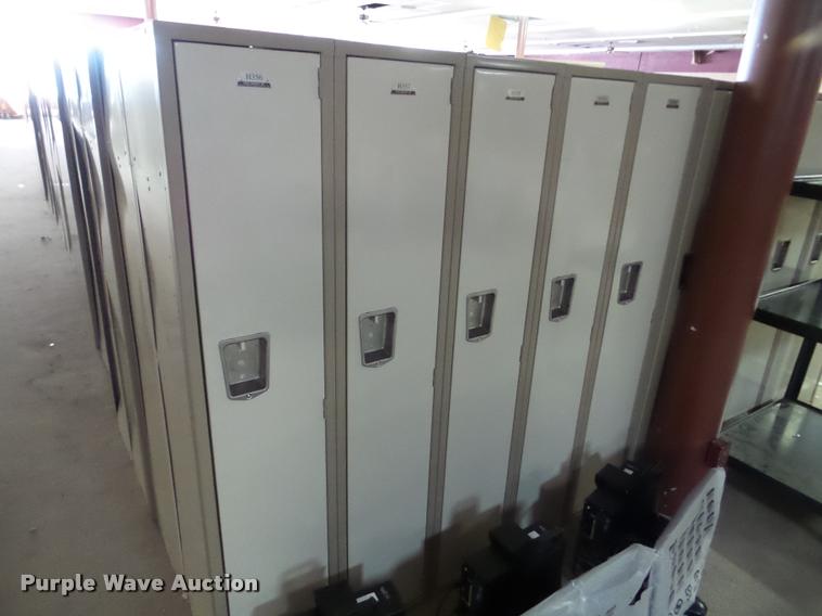 image for item DA2950 Lockers