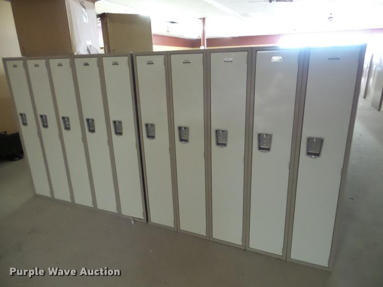 image for item DA2951 Lockers