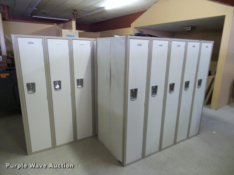 image for item DA2952 Lockers