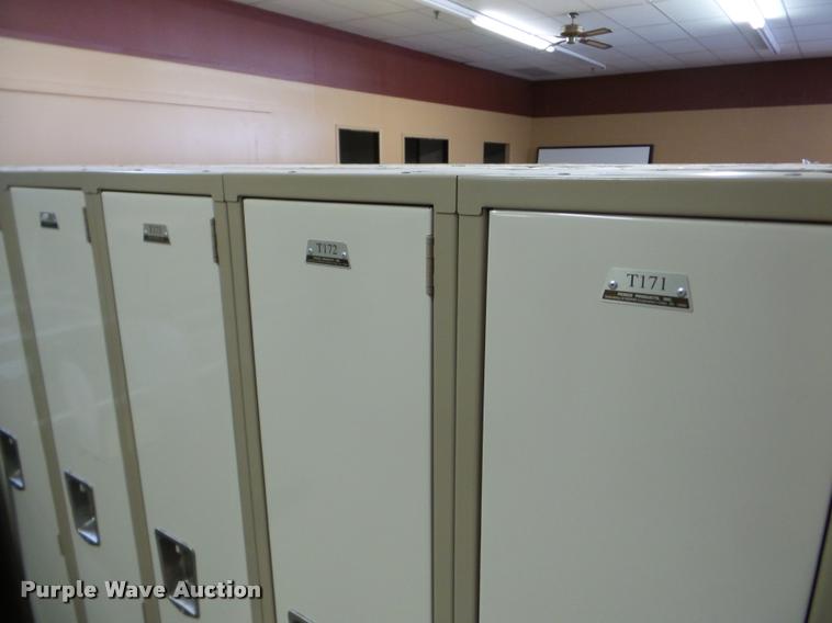 image for item DA2953 Lockers