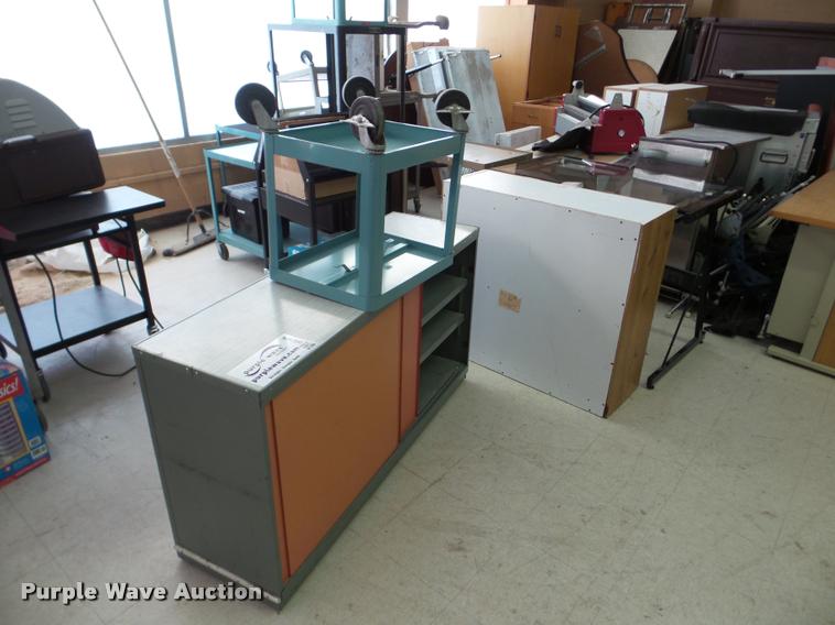 image for item DA2955 Approximately 9 metal carts and cabinets