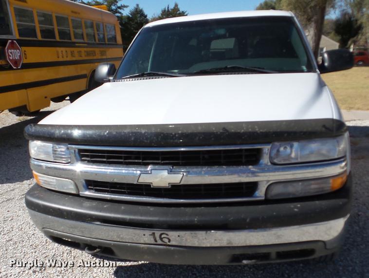 image for item DA2964 2001 Chevrolet Suburban SUV